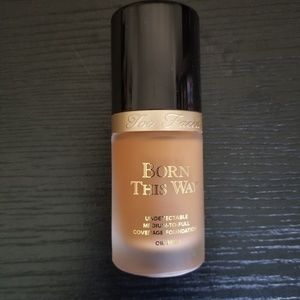 Too Faced - Born This Way Foundation